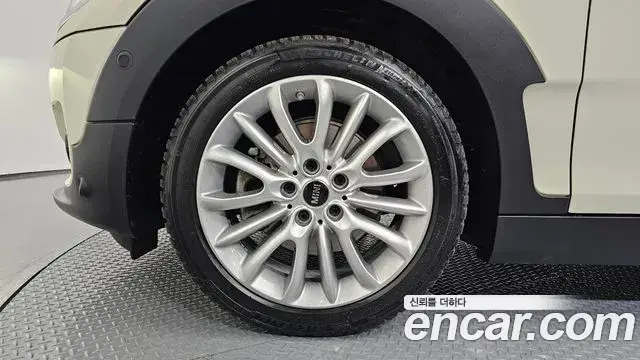Mini Cooper Clubman 2019 — Photo 5/20