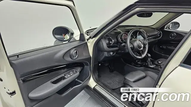 Mini Cooper Clubman 2019 — Photo 10/20