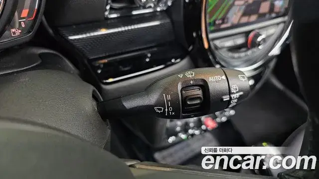 Mini Cooper Clubman 2019 — Photo 16/20