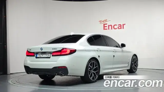 BMW 5 Series 2022 — Photo 2/20