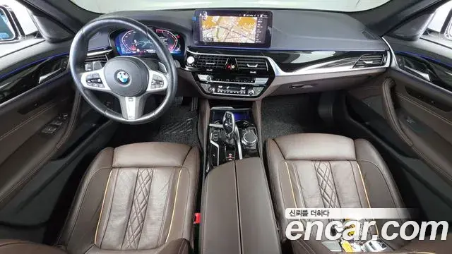 BMW 5 Series 2022 — Photo 7/20