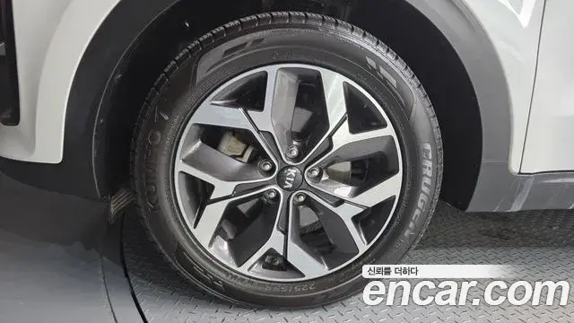 Kia Sportage The Bold 2020 — Фото 5/20