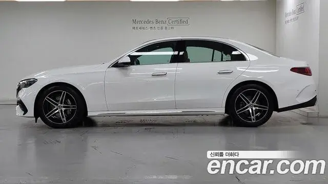 Mercedes-Benz E-Class 2026 — Photo 4/20