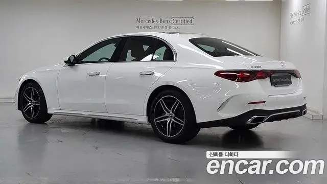 Mercedes-Benz E-Class 2026 — Photo 6/20
