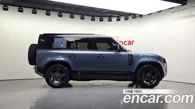 Land Rover Defender 2025 — Photo 5/20