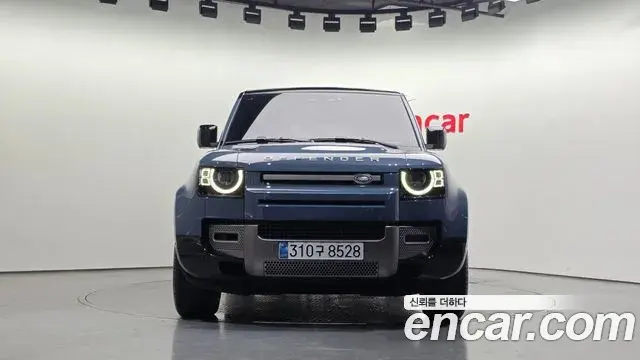 Land Rover Defender 2025 — Photo 7/20