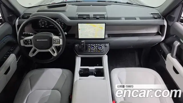 Land Rover Defender 2025 — Photo 9/20