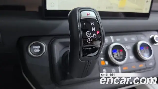 Land Rover Defender 2025 — Photo 13/20