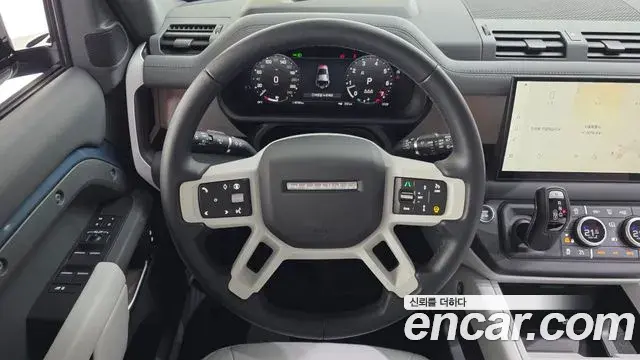 Land Rover Defender 2025 — Photo 15/20