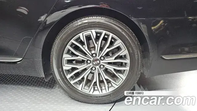 Kia The K9 2018 — Photo 20/30