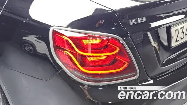 Kia The K9 2018 — Photo 28/30