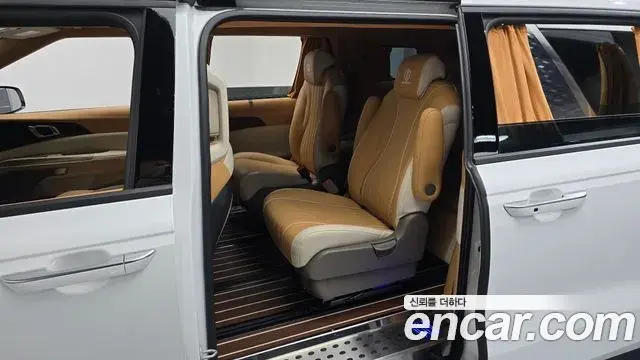 Kia Carnival 2024 — Şəkil 31/37