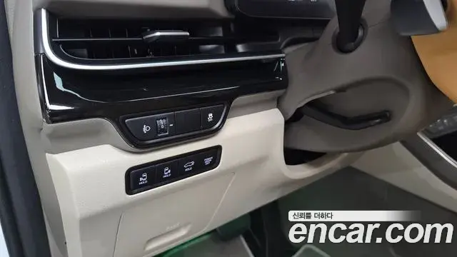 Kia Carnival 2024 — Şəkil 25/37