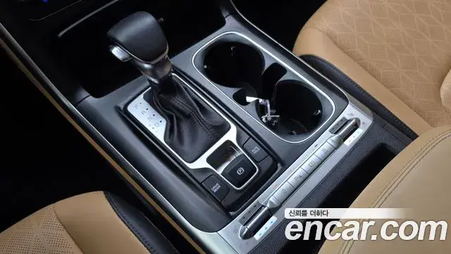 Kia Carnival 2021 — Photo 7/20