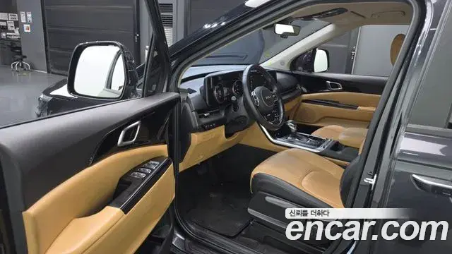 Kia Carnival 2021 — Photo 8/20