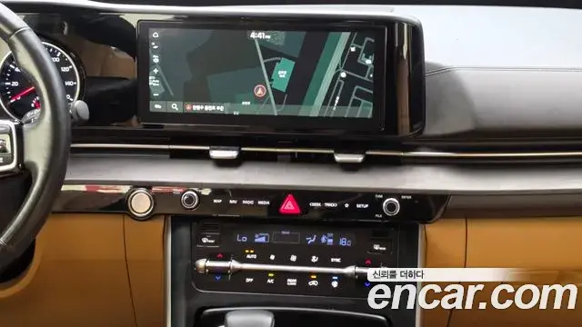 Kia Carnival 2021 — Photo 14/20