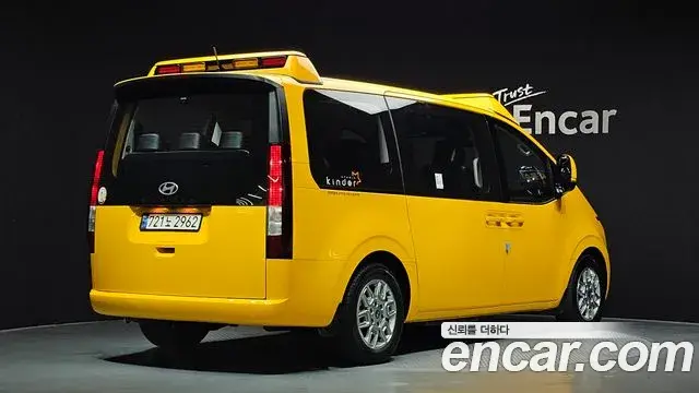 Hyundai Staria 2024 — Photo 2/20