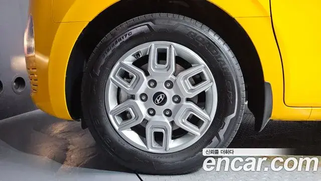 Hyundai Staria 2024 — Photo 5/20