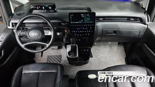 Hyundai Staria 2024 — Photo 7/20