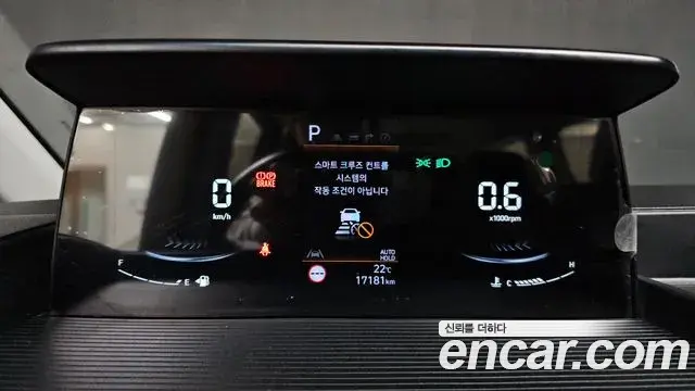 Hyundai Staria 2024 — Photo 8/20