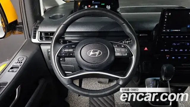 Hyundai Staria 2024 — Photo 13/20