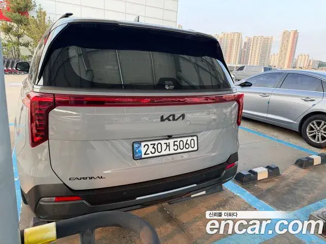 Kia Carnival 2024 — Фото 4/10