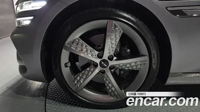 Genesis Electrified G80 2024 — Photo 5/20