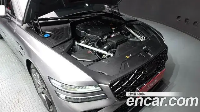 Genesis Electrified G80 2024 — Photo 6/20