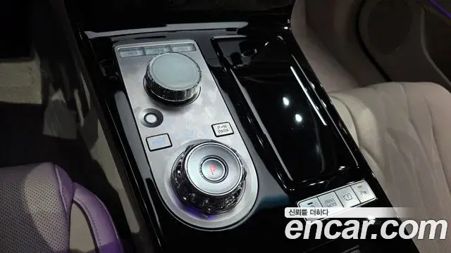 Genesis Electrified G80 2024 — Photo 9/20