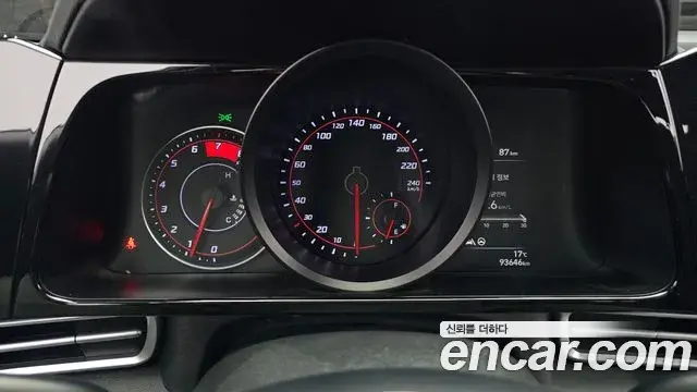 Hyundai Avante 2022 — Photo 8/20