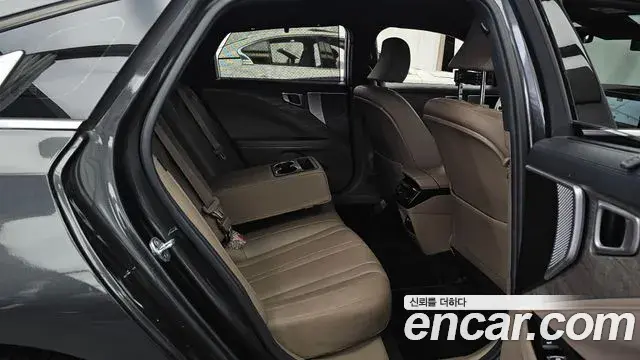 Kia K8 2021 — Photo 12/20