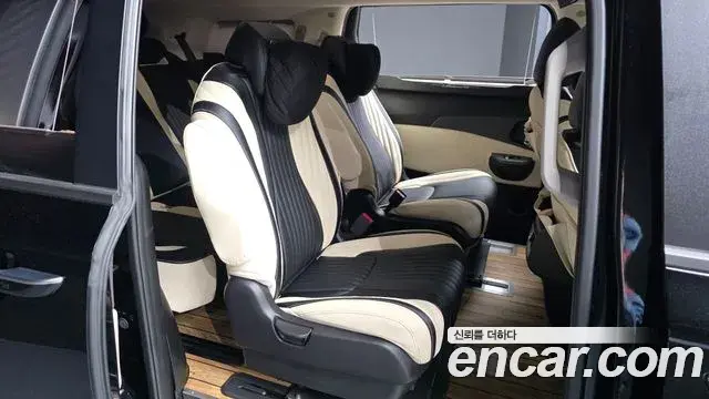 Kia Carnival 2024 — Photo 12/20
