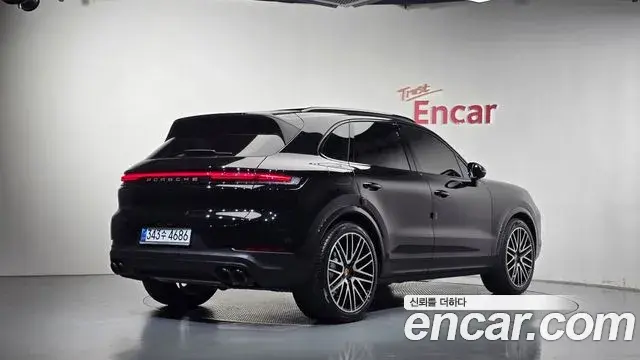 Porsche Cayenne 2024 — Photo 2/20