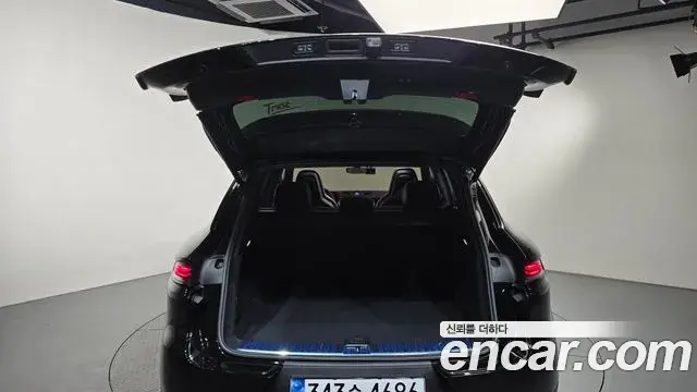 Porsche Cayenne 2024 — Photo 16/20