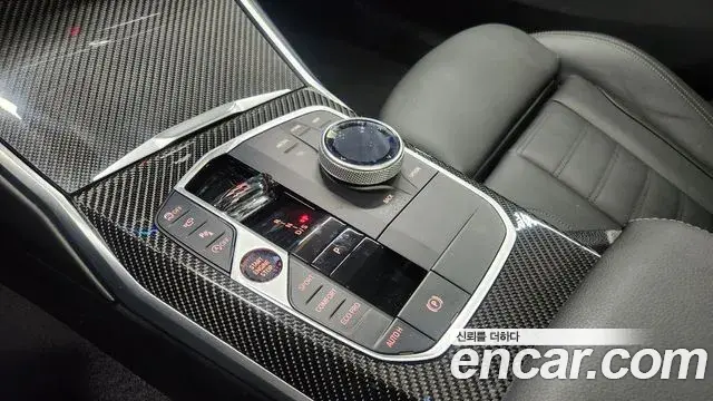 BMW 3 Series 2025 — Photo 8/20