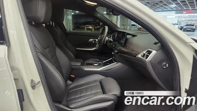 BMW 3 Series 2025 — Photo 12/20