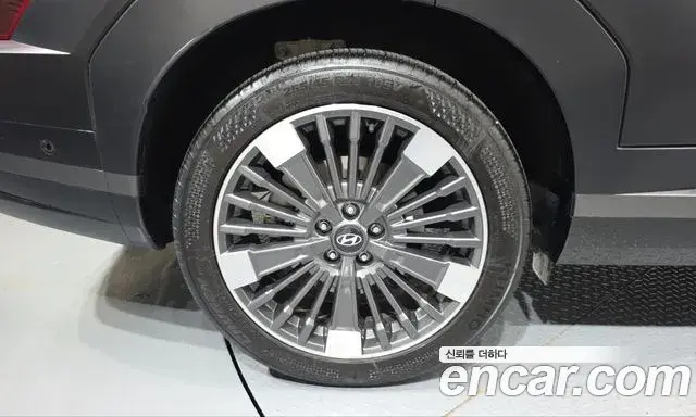 Hyundai Santa Fe 2025 — Photo 5/20