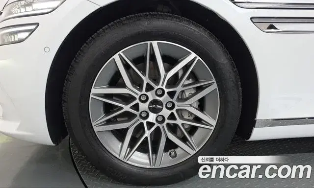 Genesis Electrified G80 2024 — Photo 5/20