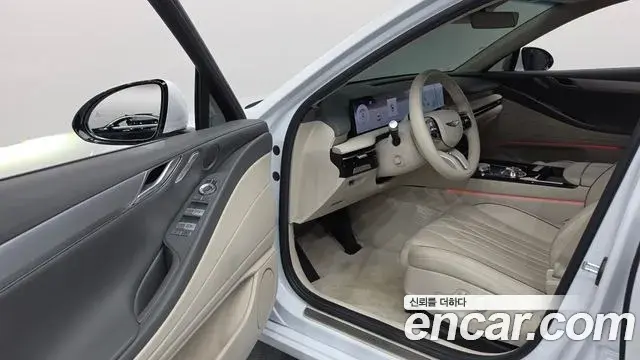 Genesis Electrified G80 2024 — Photo 10/20