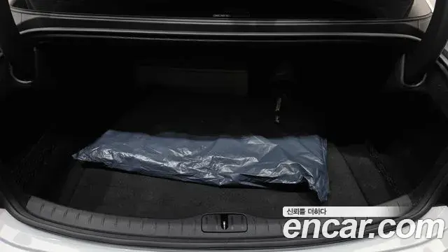 Genesis Electrified G80 2024 — Photo 19/20