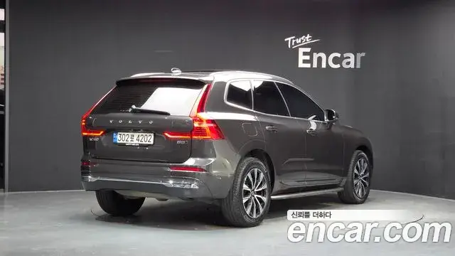 Volvo XC60 2022 — Photo 2/20