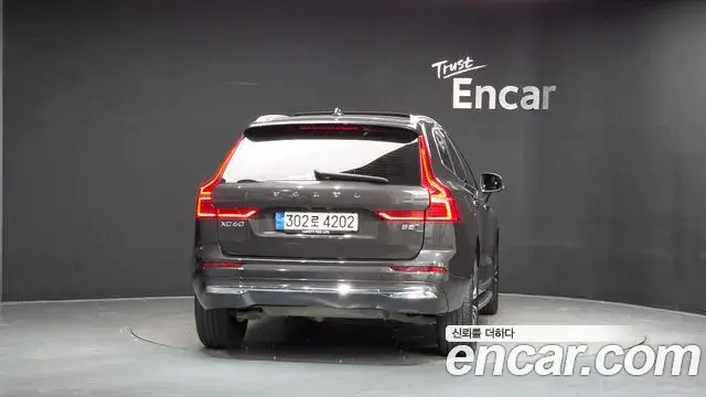 Volvo XC60 2022 — Photo 4/20