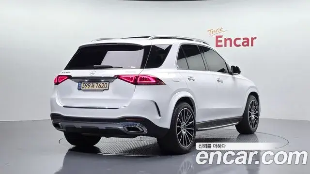 Mercedes-Benz GLE-Class 2023 — Фото 2/20