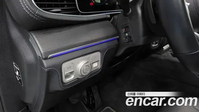 Mercedes-Benz GLE-Class 2023 — Фото 18/20