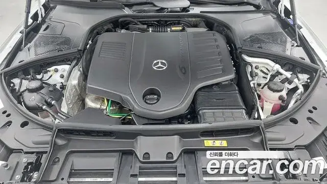 Mercedes-Benz S-Class 2025 — Photo 5/18