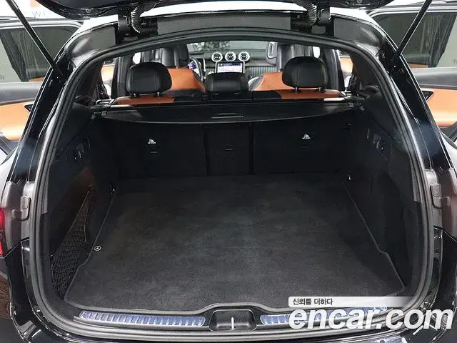 Mercedes-Benz GLC-Class 2023 — Photo 4/20