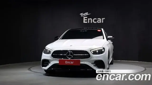 Mercedes-Benz E-Class 2022 — Photo 3/20