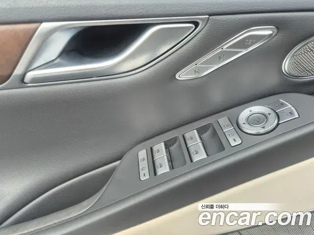 Genesis Electrified G80 2023 — Photo 13/20