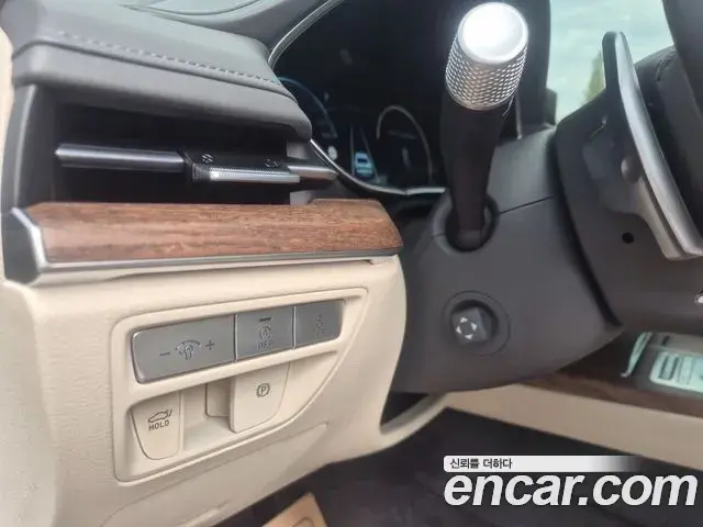 Genesis Electrified G80 2023 — Photo 14/20
