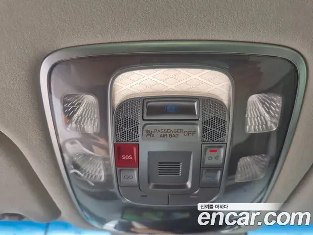 Genesis Electrified G80 2023 — Photo 15/20